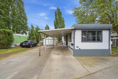 MLS# 292412 Welcome to 18 Log Ln in the heart of - photo 1