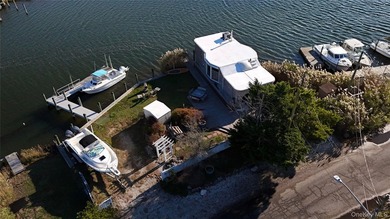 One-of-a-kind house boat/barge, wonderfully situated on Narrow - photo 33