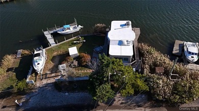 One-of-a-kind house boat/barge, wonderfully situated on Narrow - photo 35
