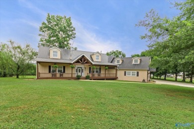 Lake Home For Sale in Guntersville, Alabama