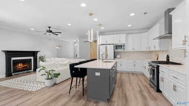Experience modern luxury and everyday comfort in this stunning - photo 7