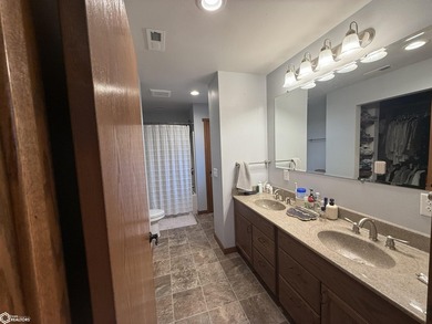 Beautiful 4 Bedroom, 4 Bath and Outbuildings sitting on 4.86 - photo 30