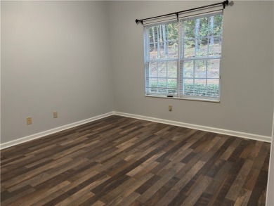 LOCATION!! Beautiful 2 Bedroom, 2 Bath Walk-In Condo - Move-In