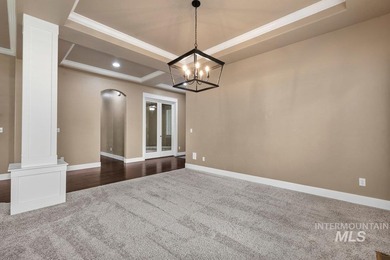 Experience exceptional quality and comfort in this beautifully - photo 9