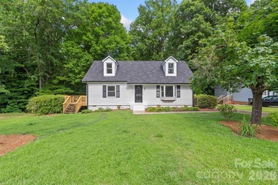 Welcome home to this recently renovated 4-bedroom property - photo 2