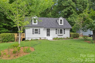 Welcome home to this recently renovated 4-bedroom property - photo 4