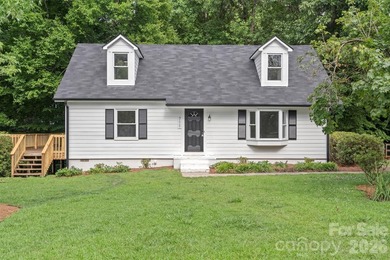 Welcome home to this recently renovated 4-bedroom property - photo 5