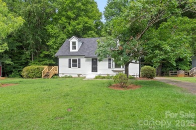 Welcome home to this recently renovated 4-bedroom property - photo 6