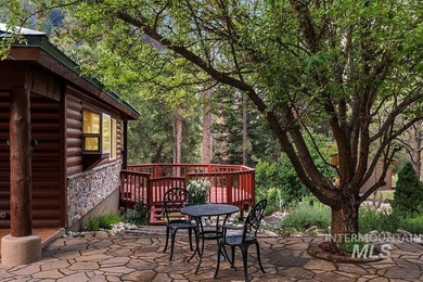 Nestled on 3.45 private acres in Wilderness Ranch on Daggett - photo 4