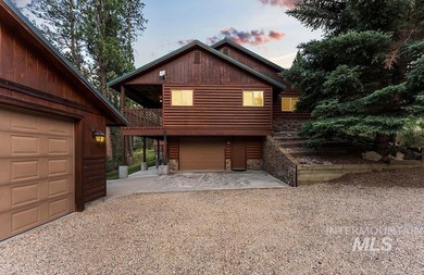 Nestled on 3.45 private acres in Wilderness Ranch on Daggett - photo 7