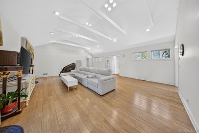 Prime Lake Success / University Gardens Location - Exceptional - photo 7