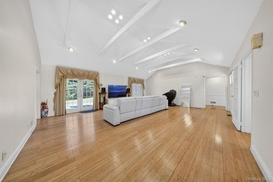 Prime Lake Success / University Gardens Location - Exceptional - photo 10