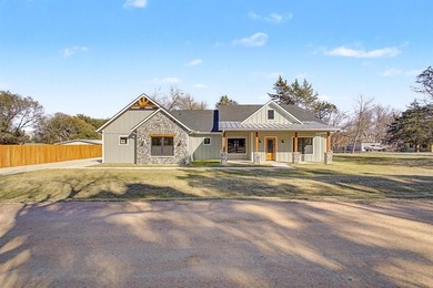 Lake Texoma Home For Sale in Pottsboro Texas