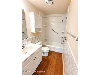 Open floor plan with galley style kitchen. Lots of closet space - photo 11