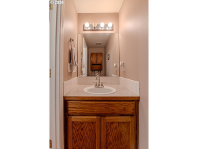 Valley views, low energy costs, and a beautifully updated - photo 15