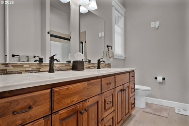 *Available Fully Furnished* 5 Bed 3 Bath residence. Here is your - photo 23
