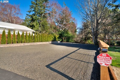 *Available Fully Furnished* 5 Bed 3 Bath residence. Here is your - photo 30