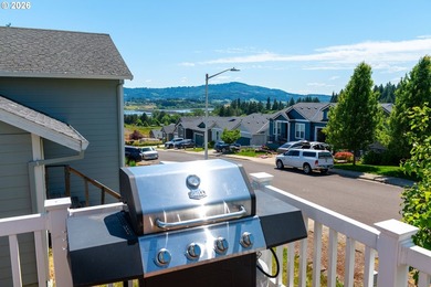 Valley views, low energy costs, and a beautifully updated - photo 31