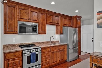 *Available Fully Furnished* 5 Bed 3 Bath residence. Here is your - photo 35
