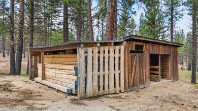 Located in Susanville, this 3-bedroom, 2-bath home offers 2,088 - photo 36