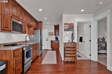 *Available Fully Furnished* 5 Bed 3 Bath residence. Here is your - photo 41