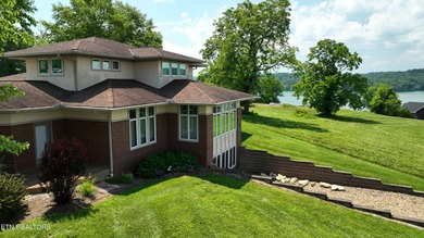Wide open spaces within this architectural beauty! Welcome home - photo 6