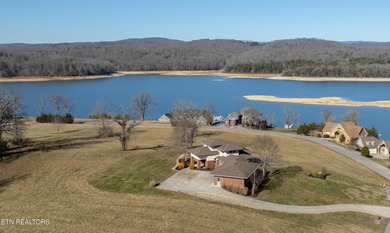 Wide open spaces within this architectural beauty! Welcome home - photo 8