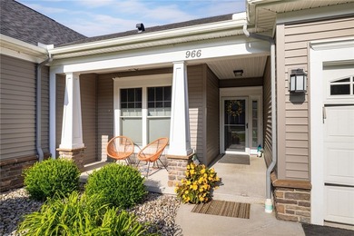 Built by Pridemark Homes, this immaculate ranch townhouse offers - photo 2