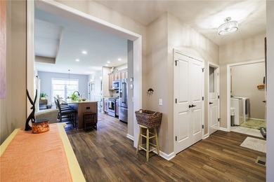 Built by Pridemark Homes, this immaculate ranch townhouse offers - photo 3