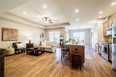 Built by Pridemark Homes, this immaculate ranch townhouse offers - photo 5
