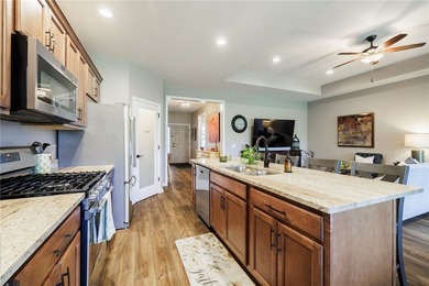 Built by Pridemark Homes, this immaculate ranch townhouse offers - photo 10