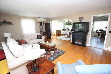 This Lovely Split Level Home in the Dale Meadows Area of Greece - photo 12