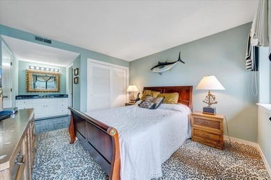 Best views at Smith Mountain Lake from this 5th Floor Penthouse - photo 32