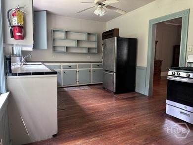 Built in circa 1868, step back in time & discover a rare piece - photo 42