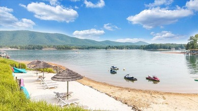 Best views at Smith Mountain Lake from this 5th Floor Penthouse - photo 42