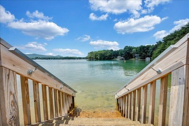 Best views at Smith Mountain Lake from this 5th Floor Penthouse - photo 45