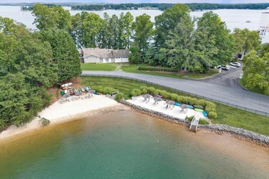 Best views at Smith Mountain Lake from this 5th Floor Penthouse - photo 46
