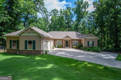 LAKEFRONT LIVING AT ITS FINEST! Welcome to 116 Wilson Creek - photo 3