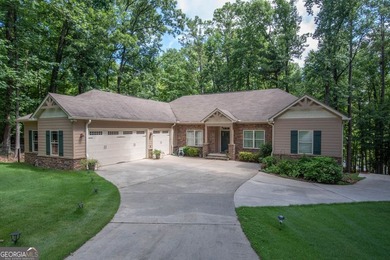 LAKEFRONT LIVING AT ITS FINEST! Welcome to 116 Wilson Creek - photo 4
