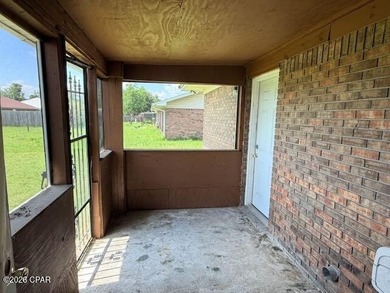 Here is a great opportunity to own a brick, 3 bedroom home - photo 8