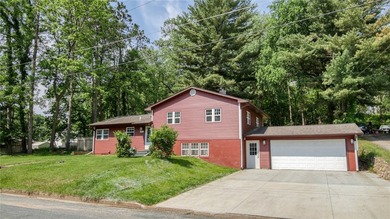 Lake Menomin Home For Sale in Menomonie Wisconsin