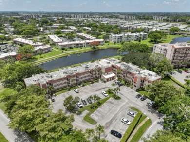 (private lake, pond, creek) Condo For Sale in Delray Beach Florida