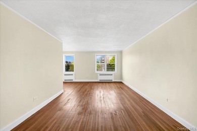 Back on the market, best deal in Riverdale! Spacious and - photo 12