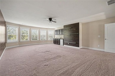 Experience luxury living in one of Laurel Canyon's most - photo 13