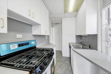 Back on the market, best deal in Riverdale! Spacious and - photo 16