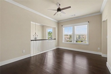Experience luxury living in one of Laurel Canyon's most - photo 18