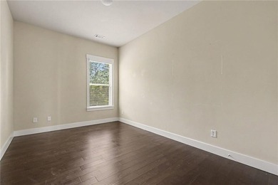Experience luxury living in one of Laurel Canyon's most - photo 23