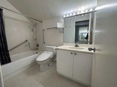 Large Michaywe home on a quiet cul-de-sac set in the wood. This - photo 27