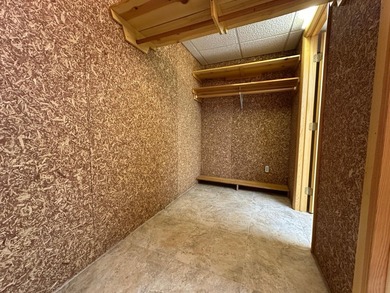 Large Michaywe home on a quiet cul-de-sac set in the wood. This - photo 33