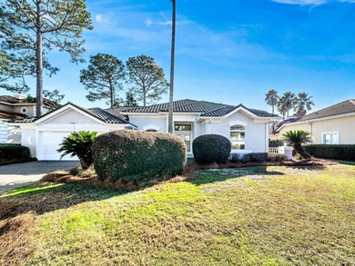 (private lake, pond, coastal) Home For Sale in Niceville Florida